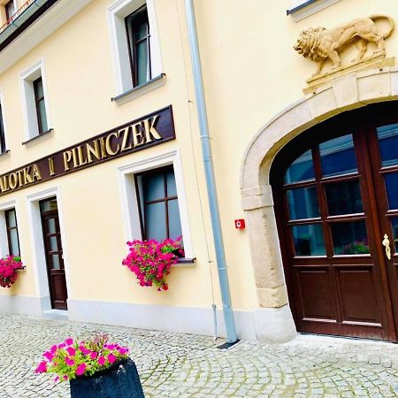 Apartament W Samym Sercu Miasta Z Darmowym Parkingiem Pod Zlotym Lwem -Hotel VI Kłodzko Exterior foto
